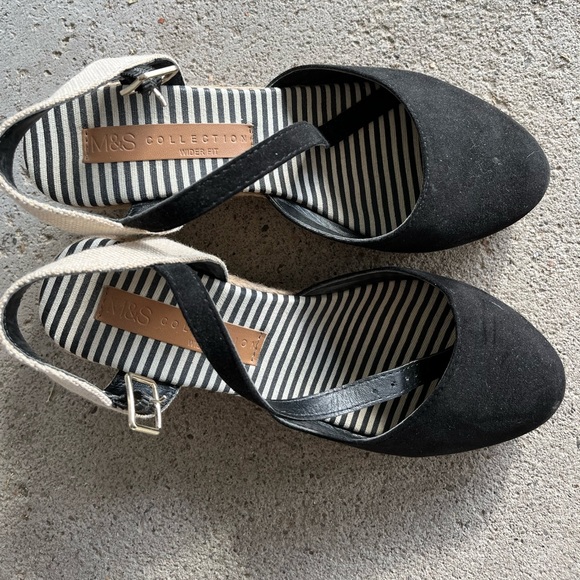 M&S Heels - Picture 2 of 3